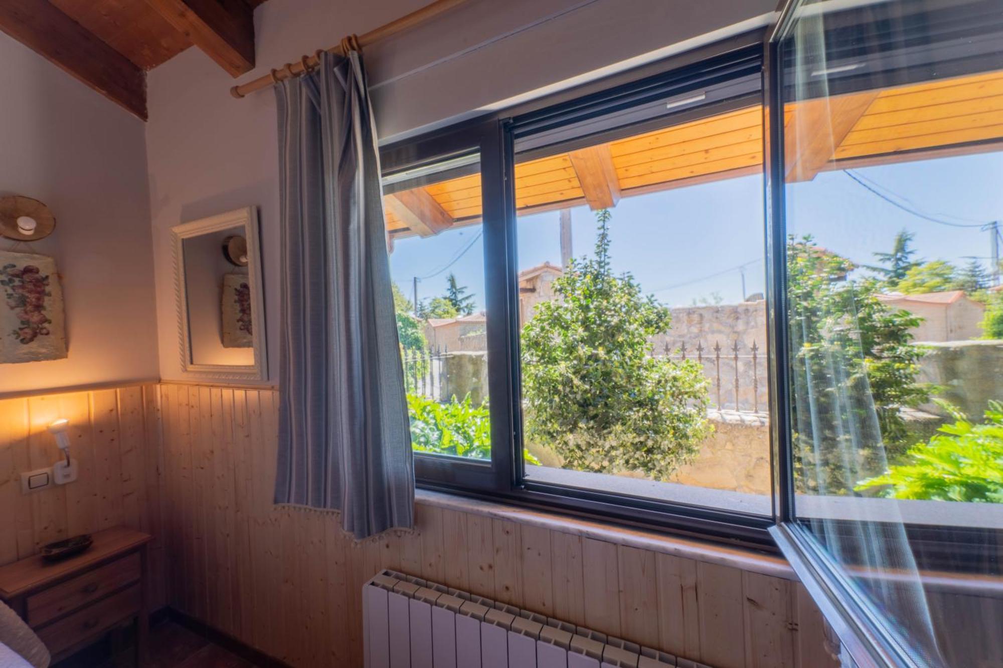 Casa Rural Los Cantaros. Zarapicos מראה חיצוני תמונה